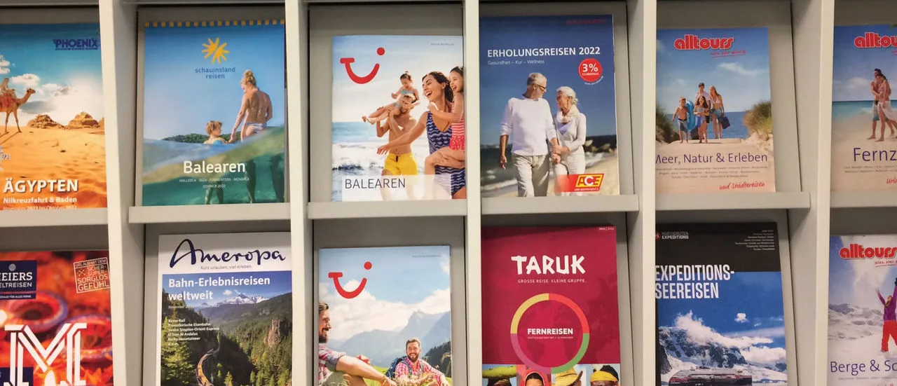 Viele Reisekataloge zur Auswahl
