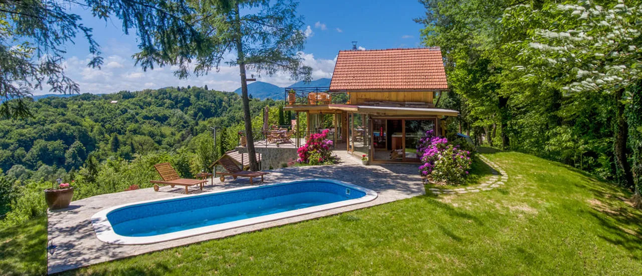 Chalet mit Pool